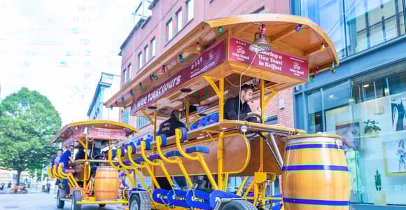 Belfast: City Centre Beer Bike Tour