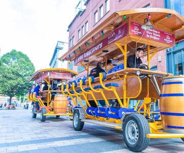 Belfast: City Centre Beer Bike Tour