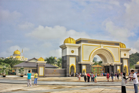 Best of Kuala Lumpur Tour with KL Tower & Batu Caves