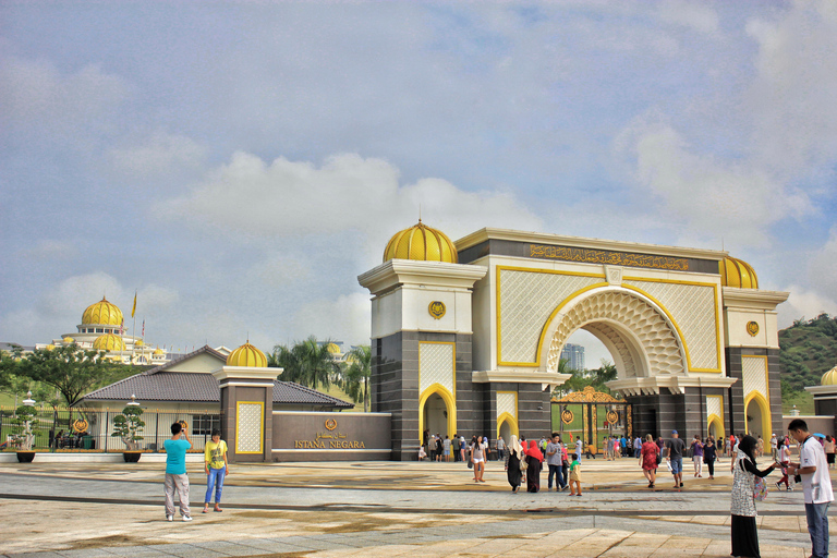 Best of Kuala Lumpur Tour with KL Tower & Batu Caves