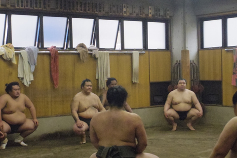 Tokio: Sumo-Morgen-TrainingsbesichtigungstourTokio: Besuch beim Morgentraining von Sumo-Ringern