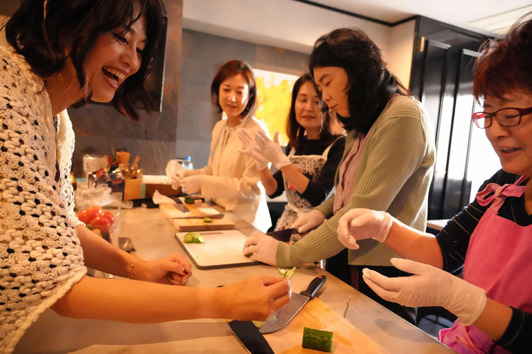 Tokyo: Knife Sharpening and Carving Art Workshop