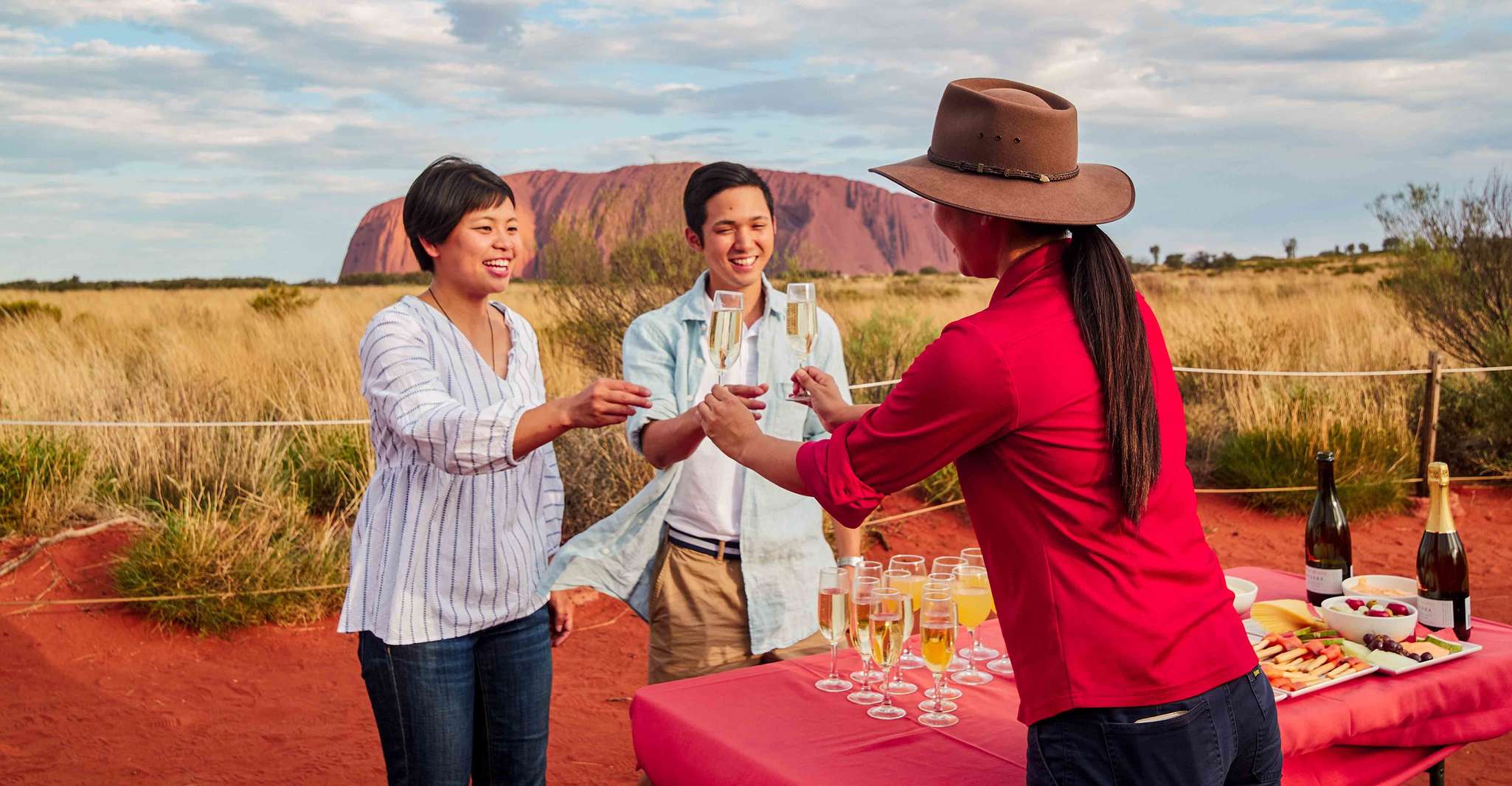 Uluru 1.5-Hour Sunset Tour with Sparkling Wine & Cheeseboard - Housity