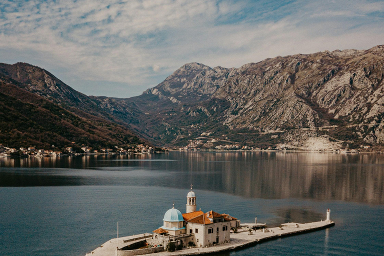 Podgorica: Private transfer to Kotor