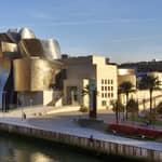 Bilbao: Tour guidato a piedi in stile classico e moderno con Pintxos