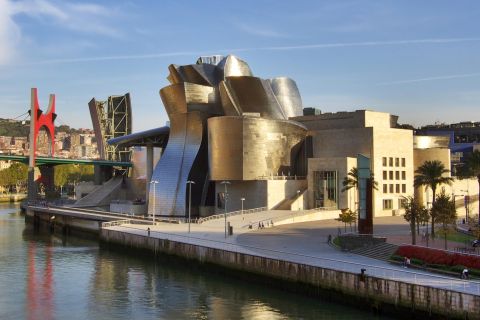 Bilbao: tour guidato a piedi classico e moderno con Pintxos