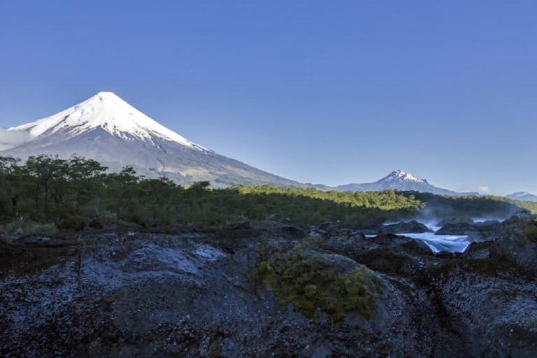 Puerto Varas: Tagestour zum Vulkan Osorno und den Petrohué-WasserfällenAb Puerto Montt: Tour zum Osorno & Petrohué Wasserfall