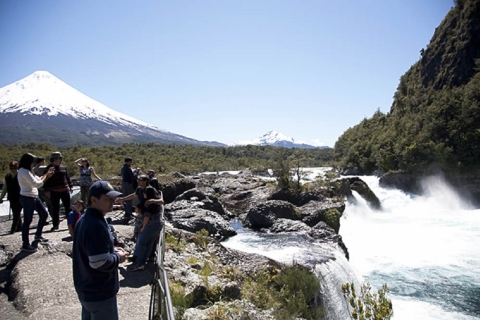 Puerto Varas: Wulkan Osorno i wodospady Petrohué - 1-dniowa wycieczkaPuerto Varas: jednodniowa wycieczka do wulkanu Osorno i wodospadów Petrohué