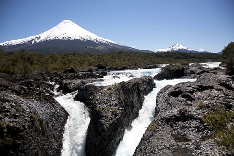 Puerto Varas: Dagtrip Osorno Vulkaan & Petrohué WatervallenPuerto Montt: Volcán Osorno & Watervallen van Petrohué