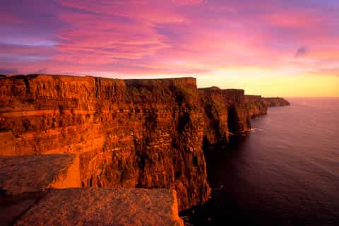 Cliffs of Moher and Blarney 2-Day Tour from Dublin