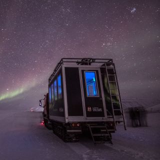 Longyearbyen: Jakt på nordlyset med beltevogn