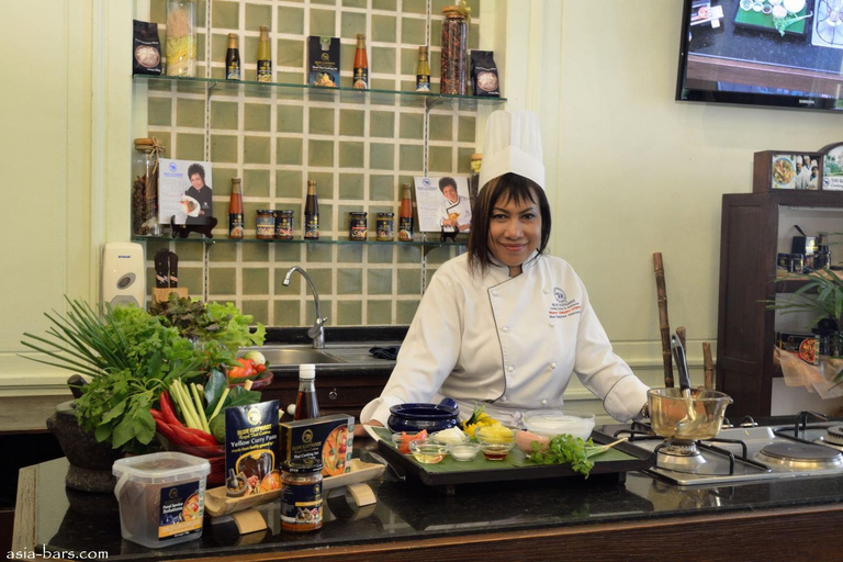 Bangkok: clase de cocina tailandesa del elefante azulClase de medio día por la mañana