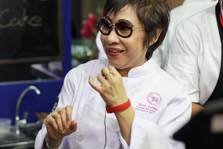 Bangkok: Blue Elephant Thai Cooking ClassHalve dag ochtendles