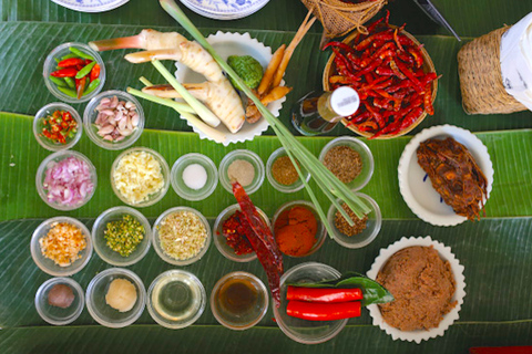 Bangkok: clase de cocina tailandesa del elefante azulClase de medio día por la mañana