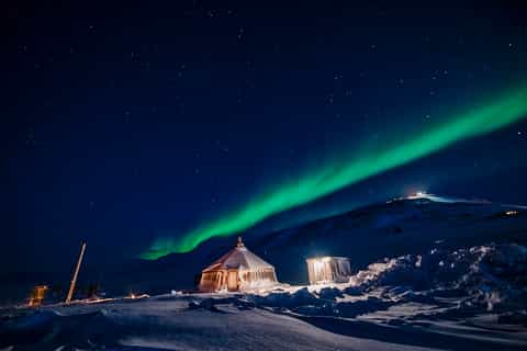 Longyearbyen: Northern Lights Evening with Dinner