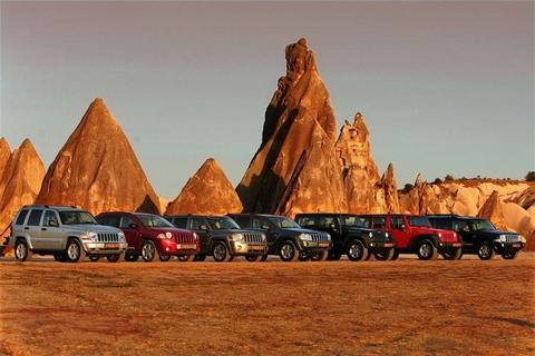 Kappadokien: 4x4 Jeep Safari bei Sonnenuntergang und Sonnenaufgang