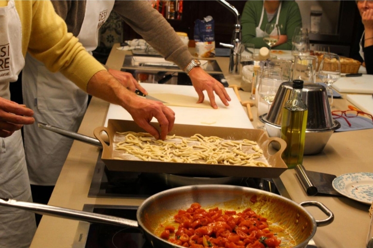 Traditioneller toskanischer Kochkurs in einem Weingut in FlorenzMittagessen Tour