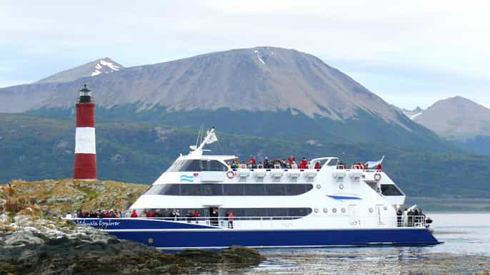 sail beagle channel and les eclaireurs lighthouse