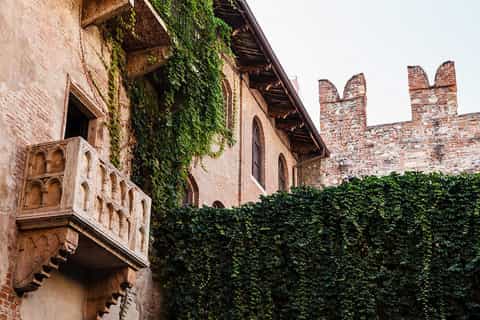 From Venice: Visit Verona for Amarone Wine Tour