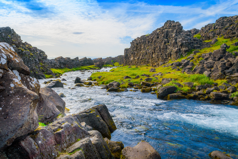 Reykjavik: Golden Circle Day Trip with Blue Lagoon TransferGolden Circle Small-Group Tour with Blue Lagoon Transfer