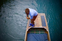 Cambridge, Chauffeured Punting Tour - Hizvo