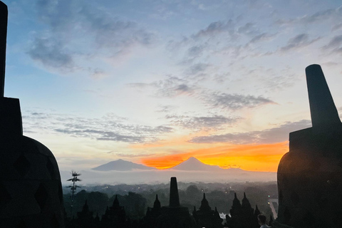 Yogyakarta: Borobudur Sunrise Include Breakfast n Prambanan