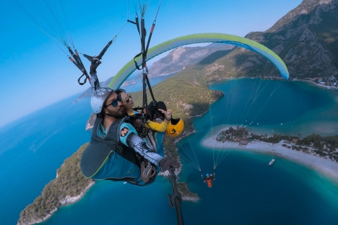 From Fethiye: Tandem Paragliding with Hotel Pickup