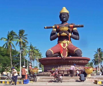 From Siem Reap: 2-Day Battambang and Phnom Penh Tour