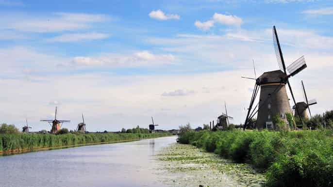 tour privato di unintera giornata ai mulini a vento dellunesco di kinderdijk