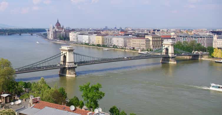 Budapest: Multilingual Highlights Tour