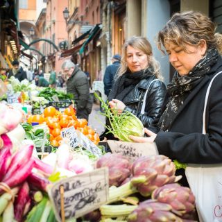 Mantua: Market Tour & Meal with a Local Cook