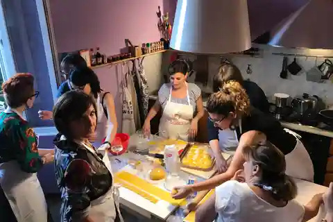 Messina: Corso privato di preparazione della pasta a casa di un locale