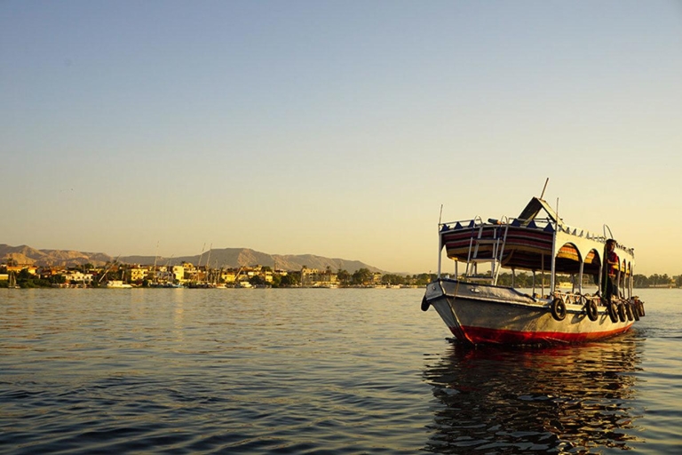 Aswan: Private Nile Boat Cruise en Botanical Garden Visit2 uur durende privérondvaart over de Nijl en bezoek aan de botanische tuin