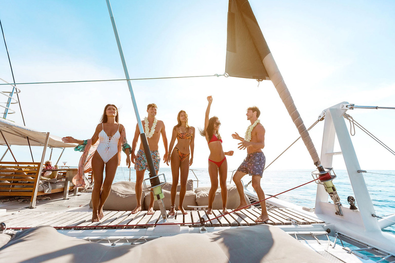 Coral e Racha: tour in catamarano di lusso da PhuketTour di gruppo con servizio di prelievo e rientro