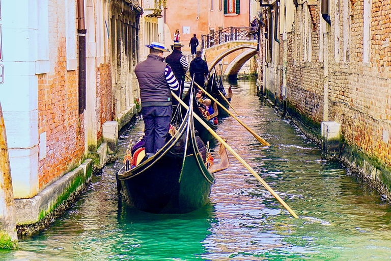 Venice: 30-Minute Gondola Ride on Grand Canal with Serenade Shared Gondola Ride