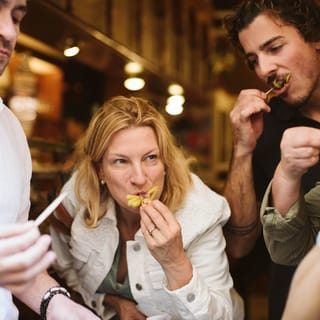 San Sebastian: Ultimate Pintxos & Wine Evening Tour