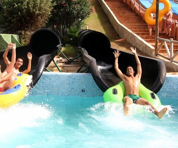 Aqualandia Entry w/Optional Mundomar Combo Ticket