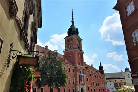 Warsaw: Self-Guided City Discovery Game through Old Town