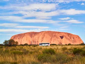 Luxus-Transfer: Vom Ayers Rock Resort nach Alice Springs Luxus-Transfer: Vom Ayers Rock Resort nach Alice Springs