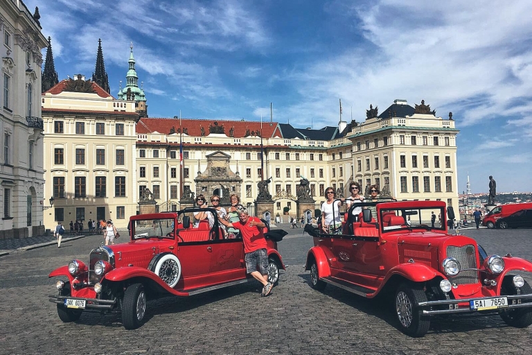 Praga: bajkowy zamek Karlstejn w samochodzie w stylu retro