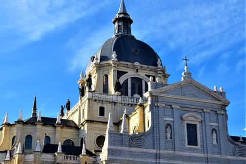 Madrid: Self-Guided City Discovery Game