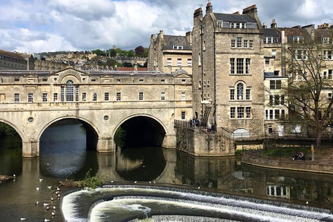 Bath: piesza wycieczka z przewodnikiem po mieście z wejściem do łaźni rzymskichBath: Zwiedzanie miasta z przewodnikiem i wstępem do łaźni rzymskich