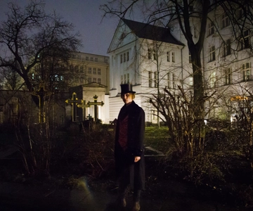 Berlin: Haunted Guided Live Theatre Tour in German