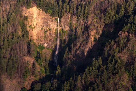 Portland: Columbia Gorge Waterfalls 40-Minute Scenic Flight