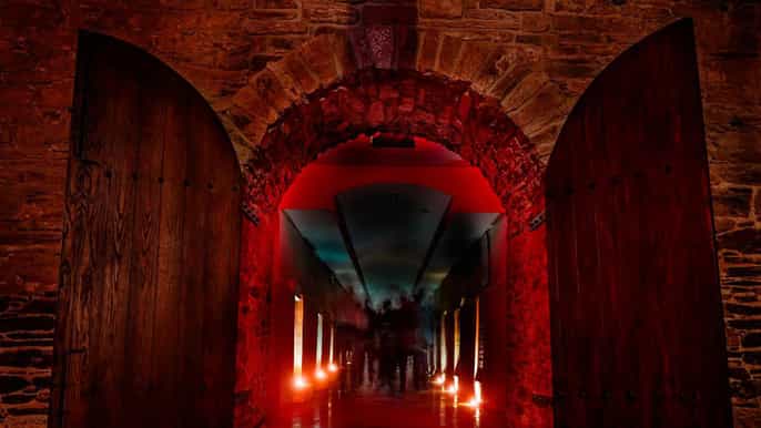 nueva york catacumbas a la luz de las velas
