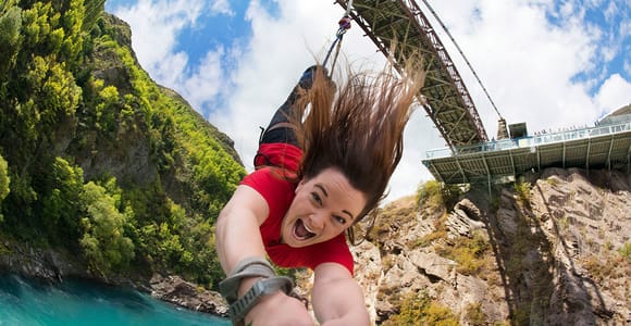 Queenstown: Kawarau Bridge Bungy - World&#39;s First Bungy!