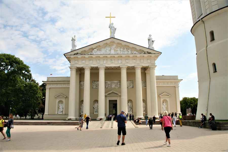 Vilnius: Damals und heute Private Tour durch die Altstadt. Foto: GetYourGuide