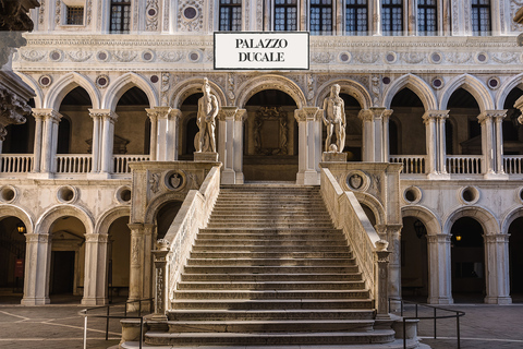 Venezia: tour del Palazzo Ducale e giro in gondolaTour in francese