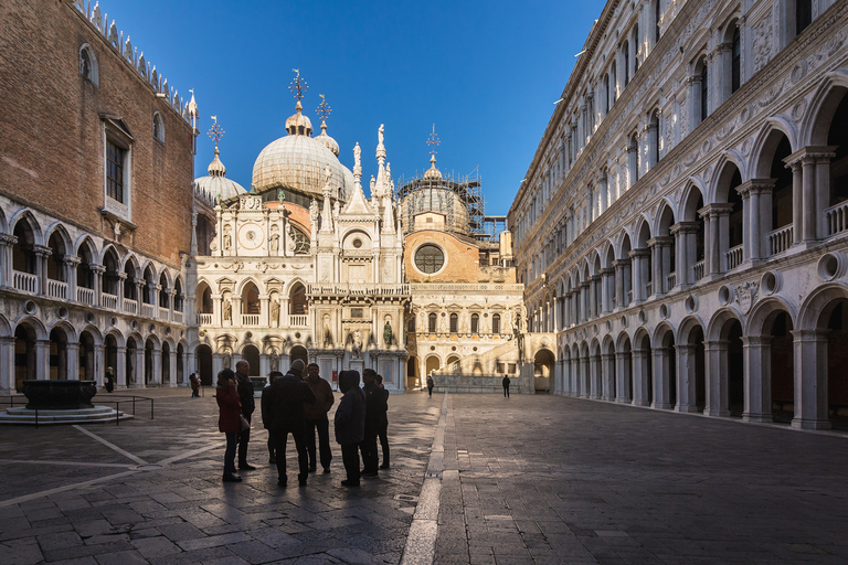 Tour of Doge's Palace and Gondola Ride Morning tour: Palace and Gondola Tour in English