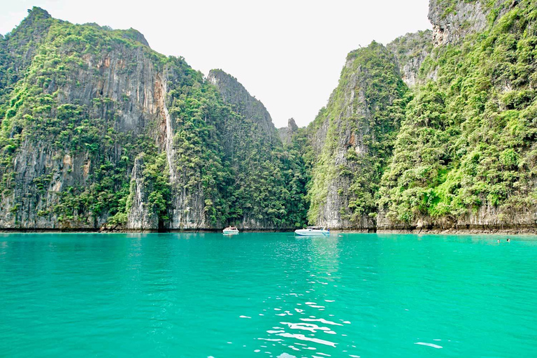 Phuket to Phi Phi Full-Day Luxury Speed Boat Charter Phuket: Private Full-Day Speed Boat Charter